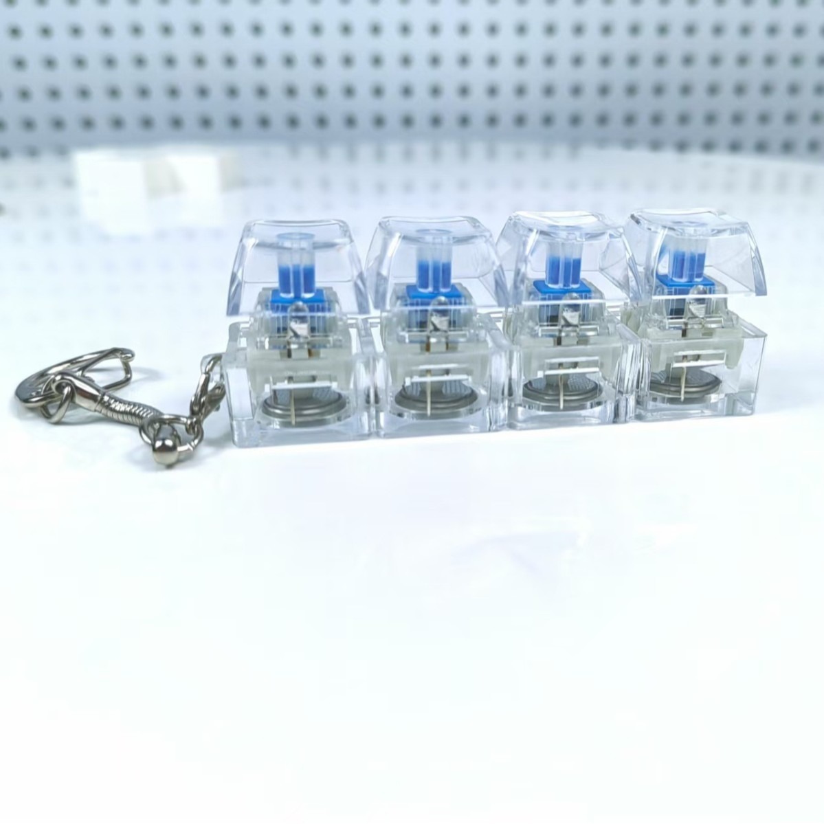 4Keys Mechanical Keyboard Electronic Luminous Transparent Crystal Height Pressure Reduction Finger Button Anti Stress Keycap Toy Schoolbag Pendant Keychain Decompression Clicker Gadget Gift - Image 4